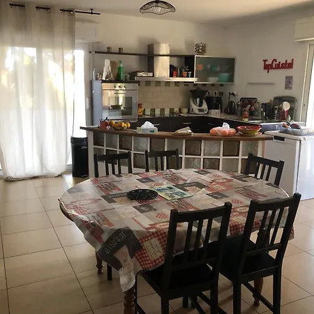 Avec Piscine פיוריאני